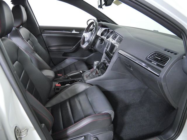Used 2017 White Volkswagen SE image 12