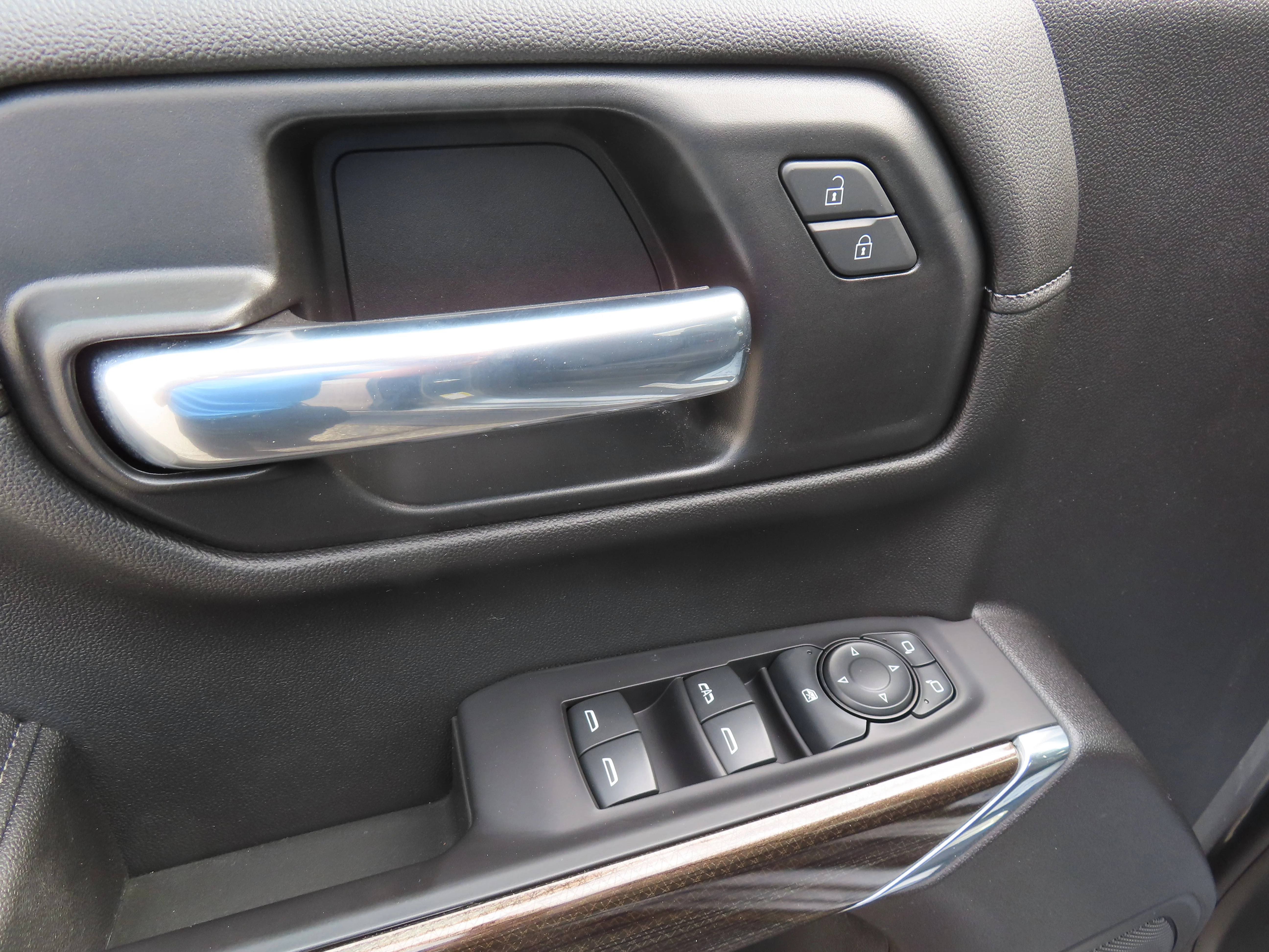 2021 Chevrolet Silverado 1500 RST - Photo 13