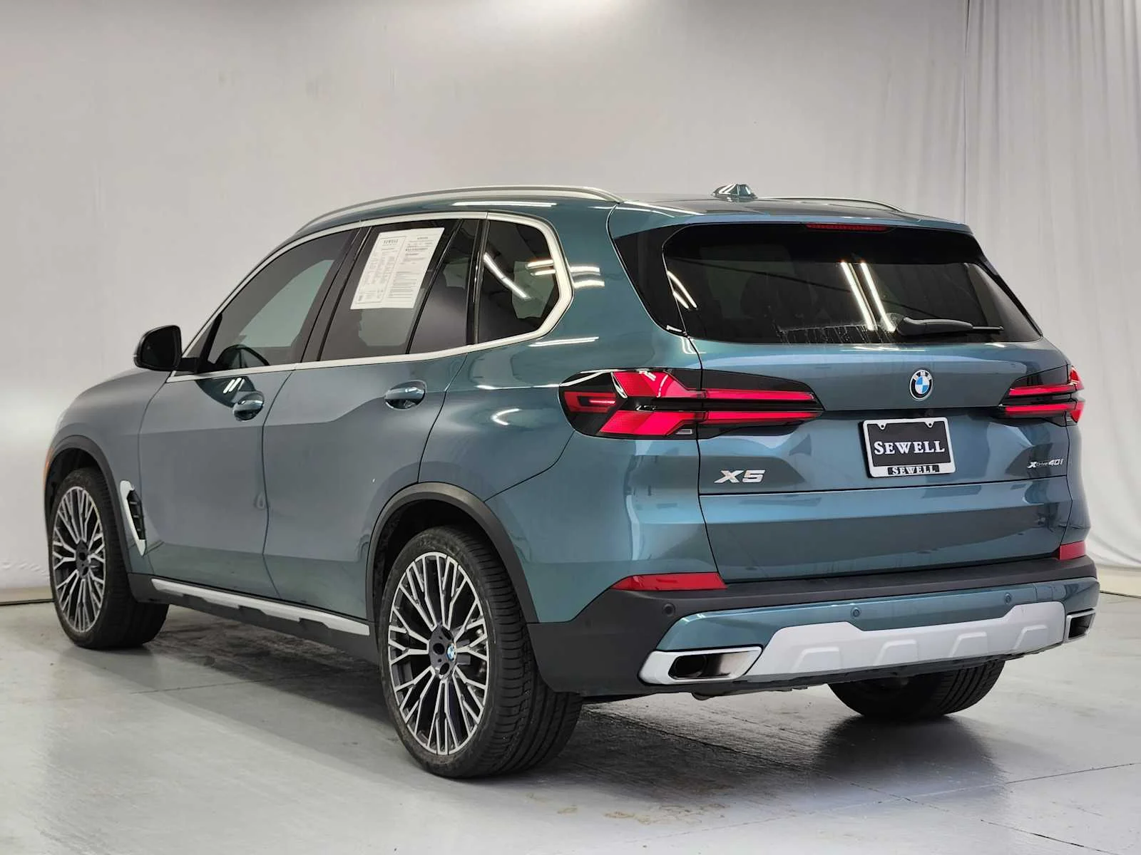 Used 2024 Blue Ridge Mountain Metallic BMW xDrive40i image 4