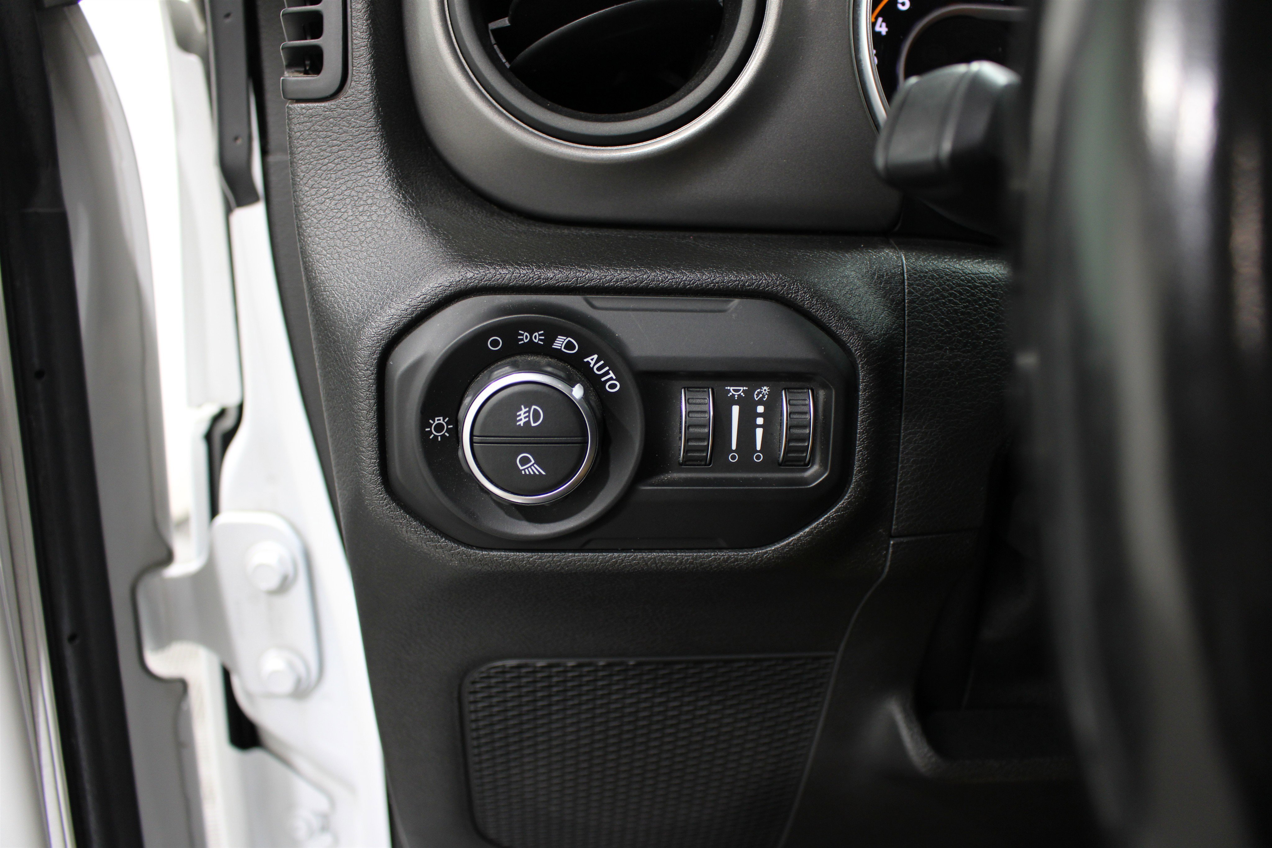 Used 2021 Bright White Clearcoat Jeep Willys image 9