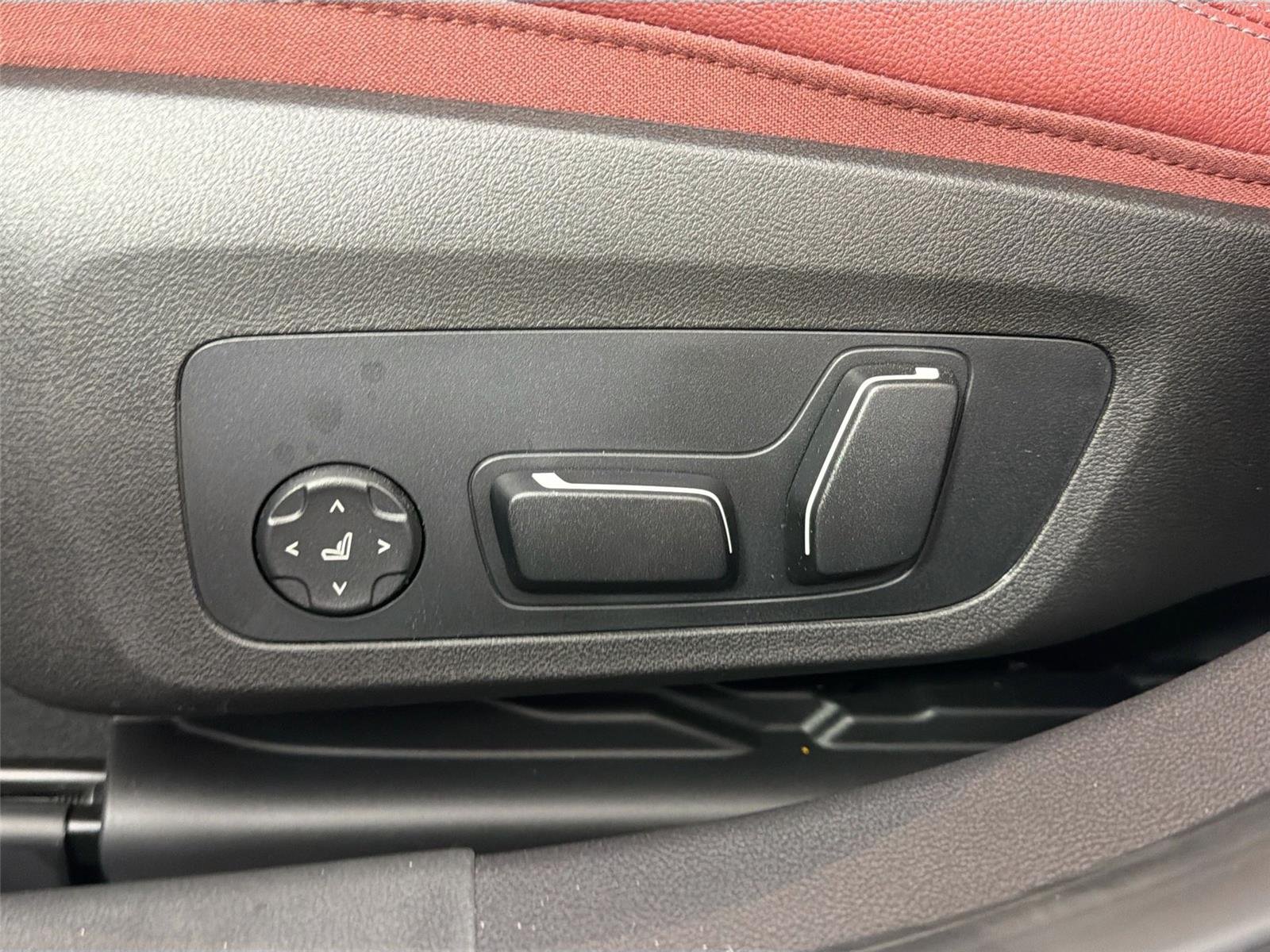 New 2026 Skyscraper Grey Metallic BMW 330i NA xDrive image 19