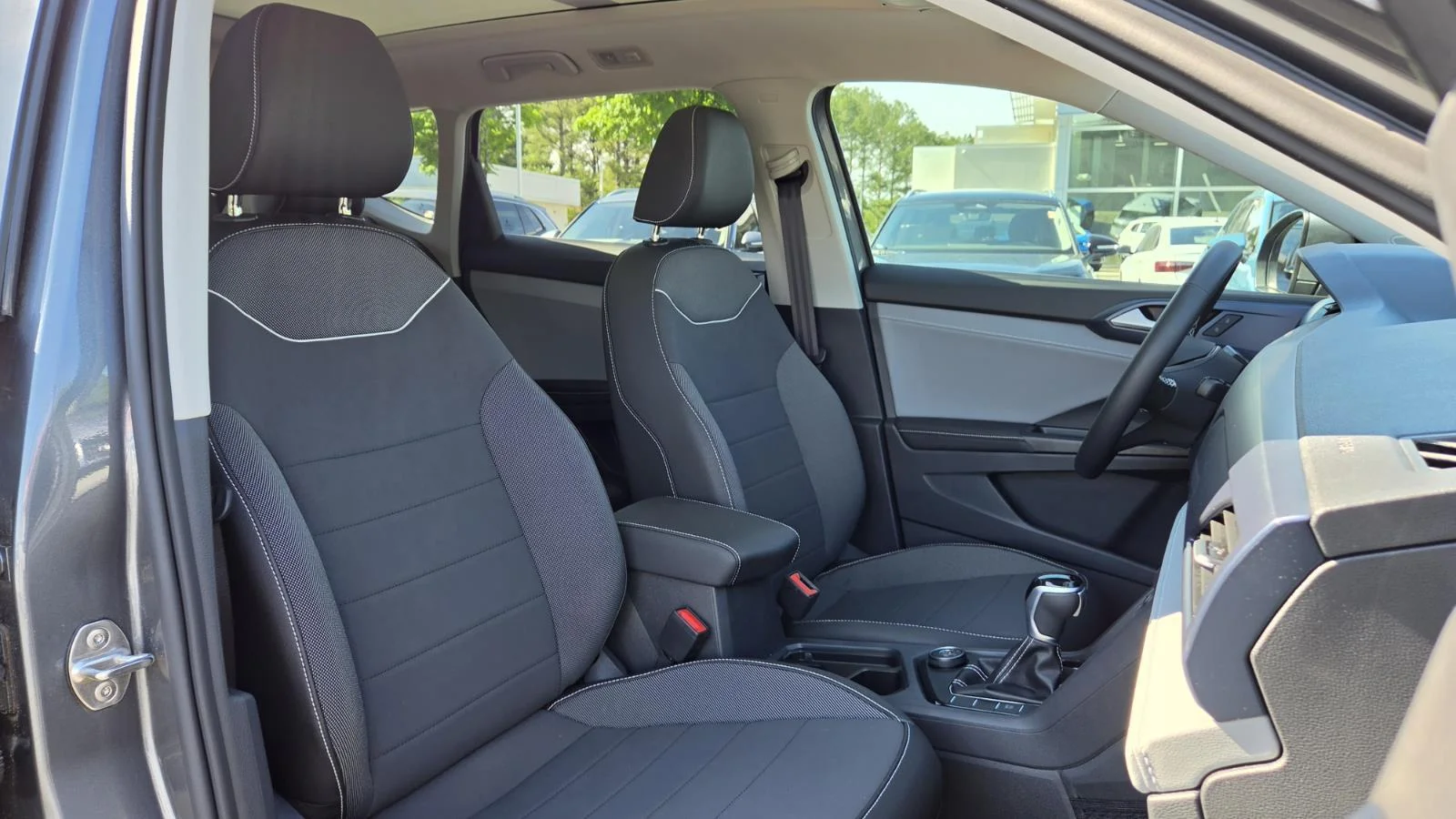 2024 Volkswagen Taos SE - Photo 53