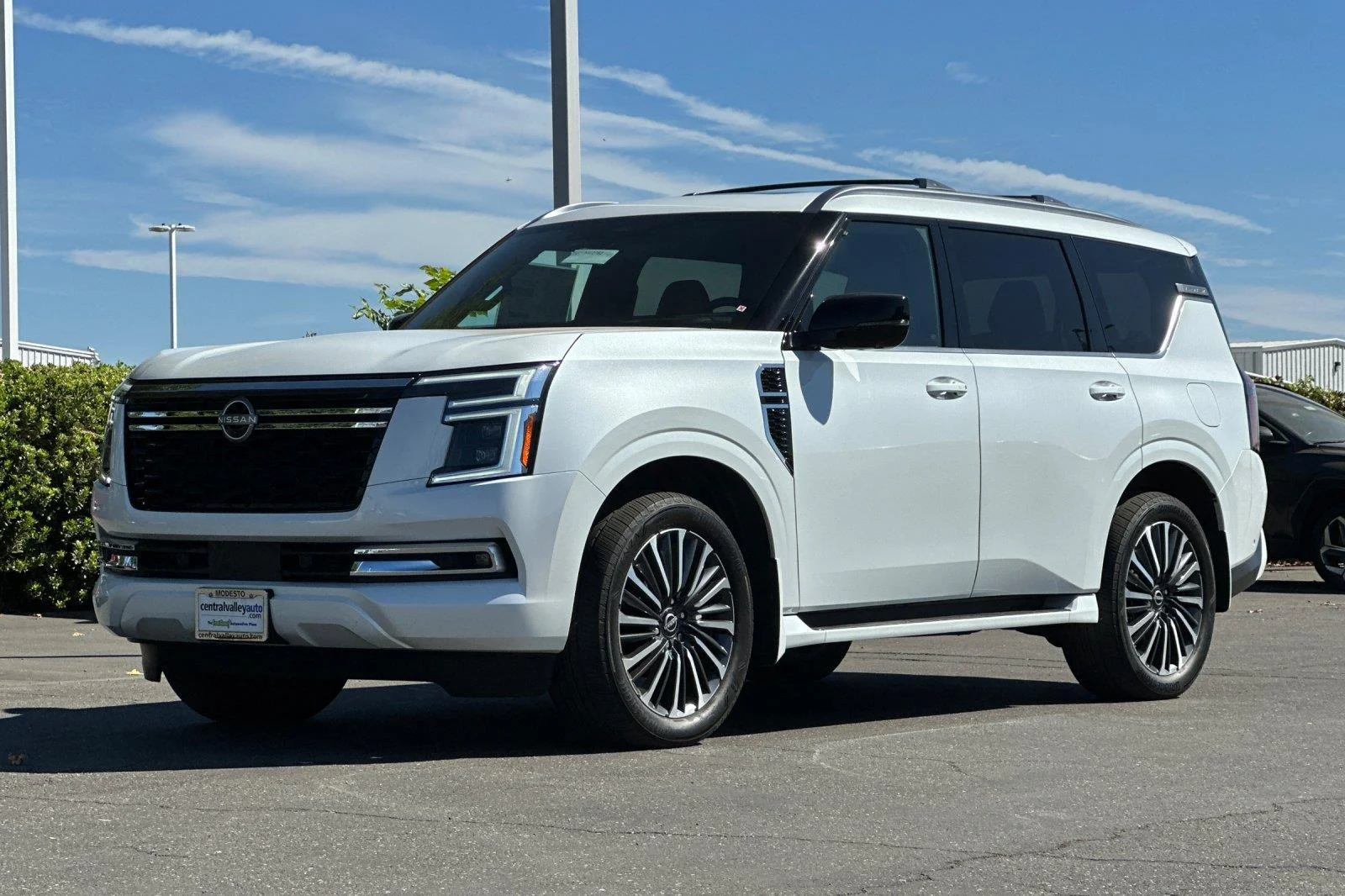 New 2025 Everest White Pearl Nissan Platinum Reserve image 8
