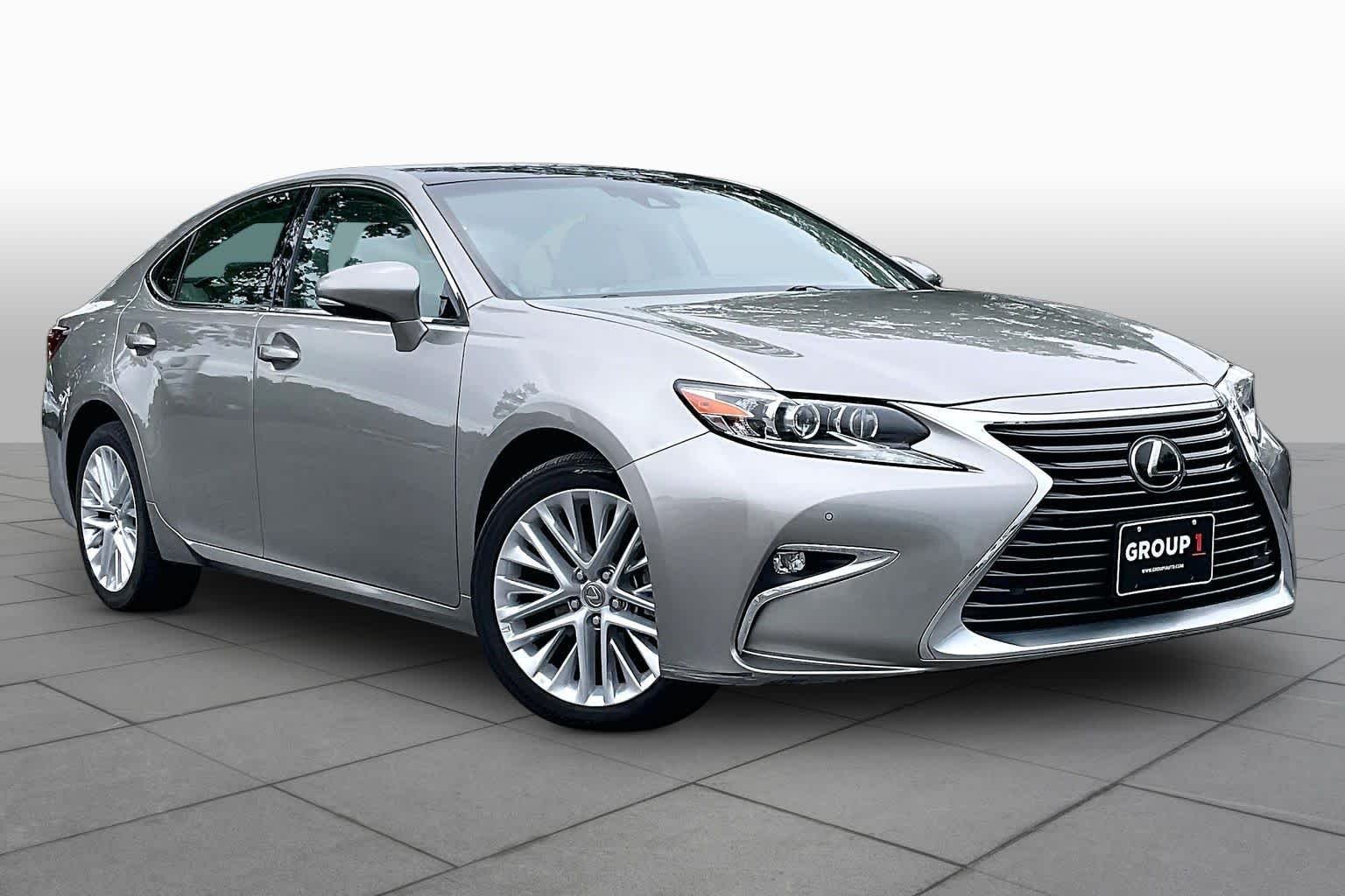 Used 2017 Atomic Silver Lexus  image 2