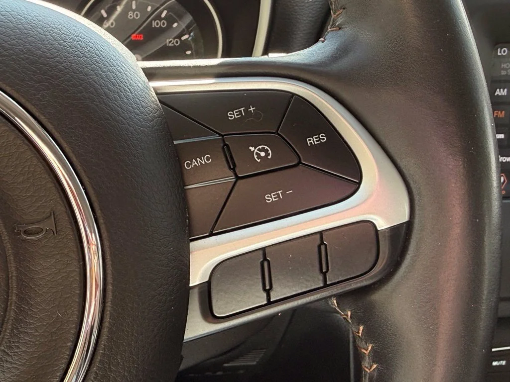 Used 2018 Diamond Black Jeep Latitude image 33