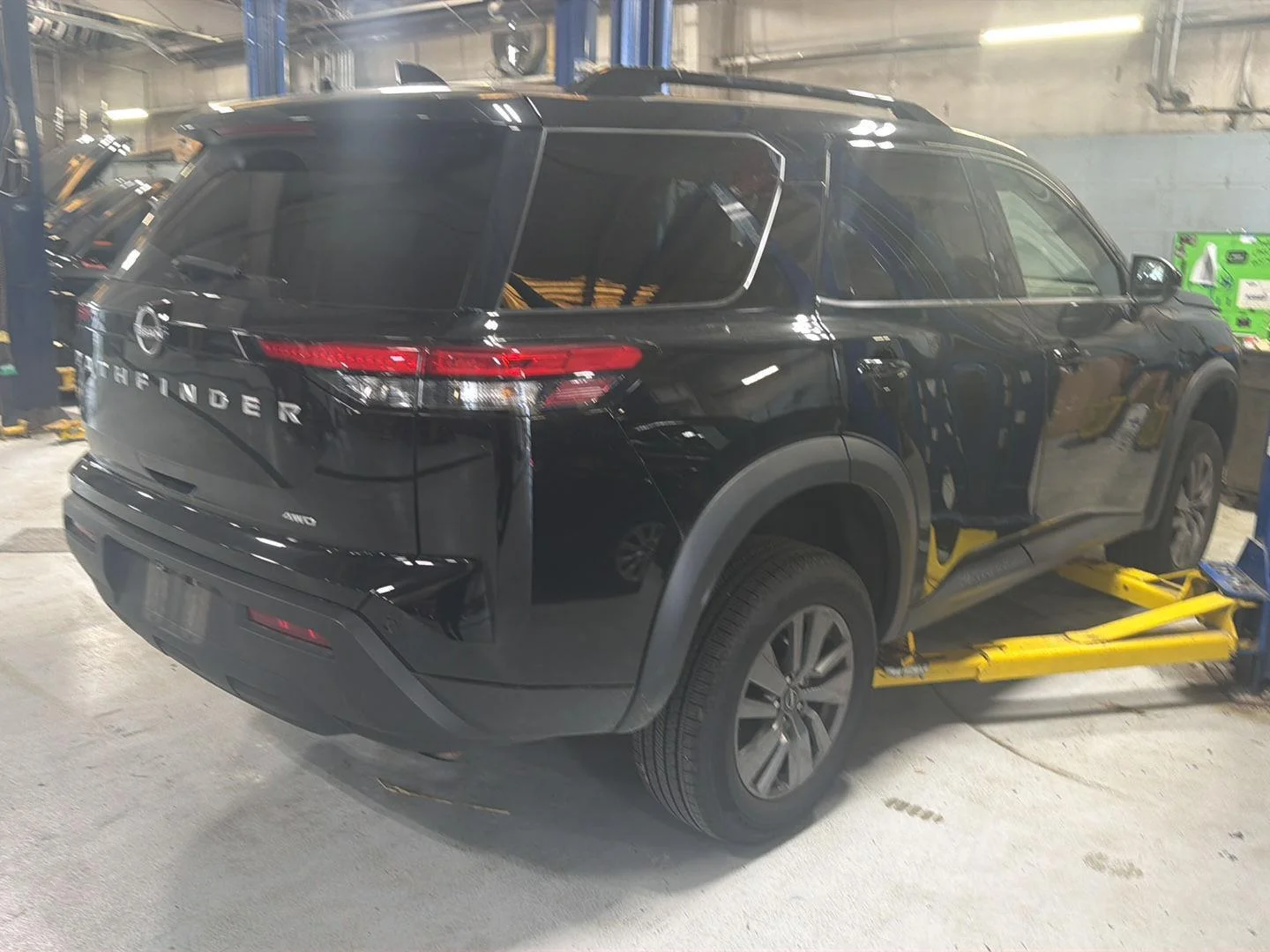 Used 2025 Nissan Pathfinder SV with VIN 5N1DR3BC2SC208684 for sale in Kansas City