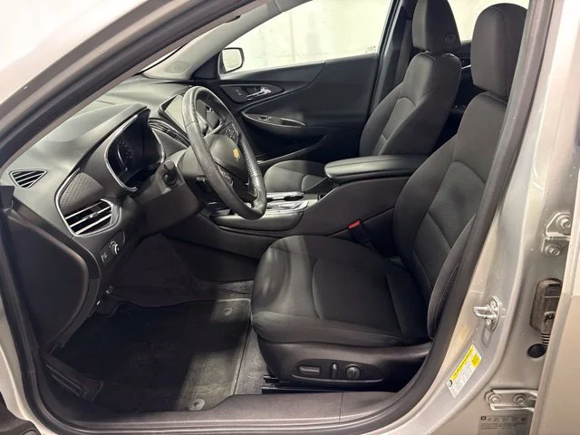 Used 2017 SILVER ICE METALLIC Chevrolet LT image 12