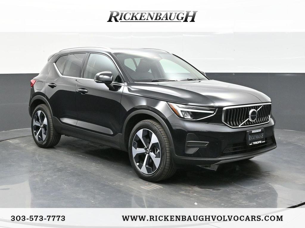 2025 Volvo XC40
