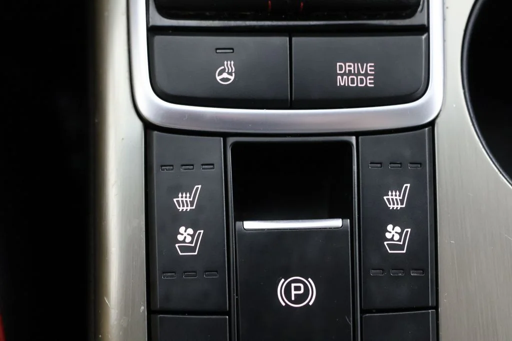 Used 2020 Black Kia SX image 16