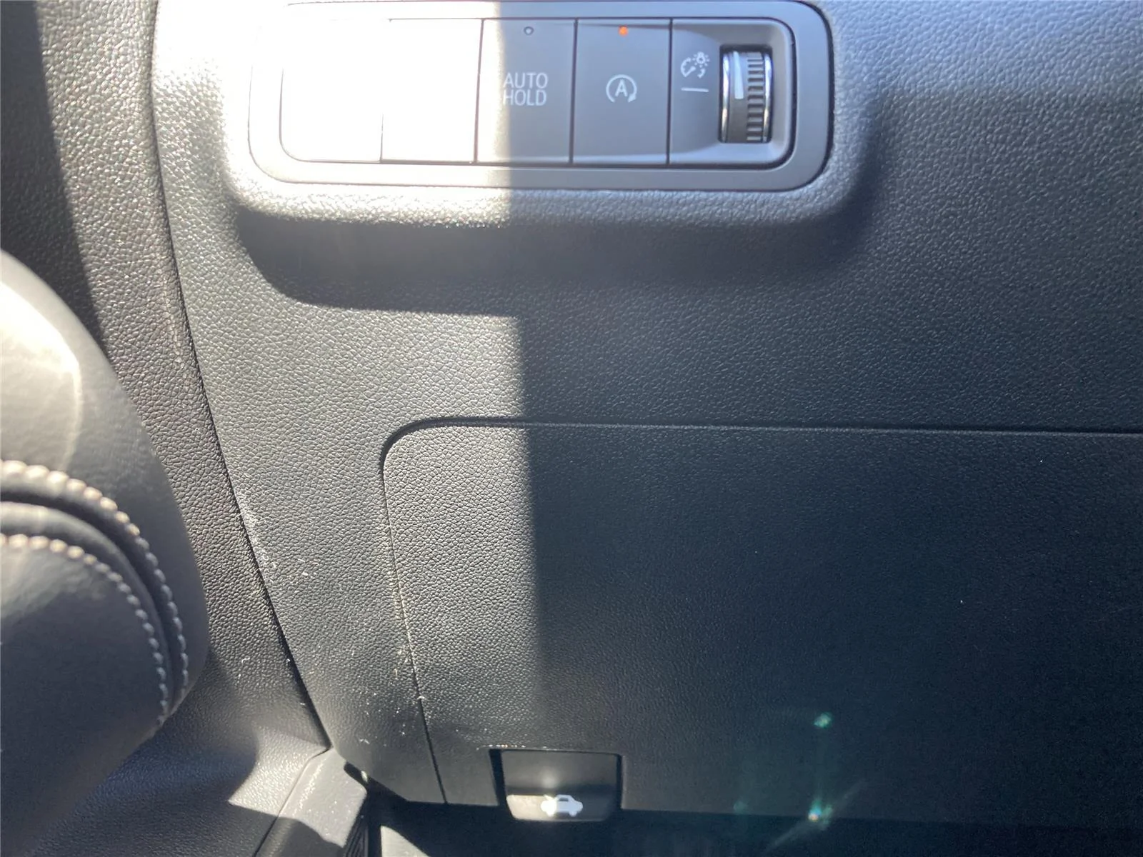 New 2026 Sterling Metallic GMC Elevation image 28