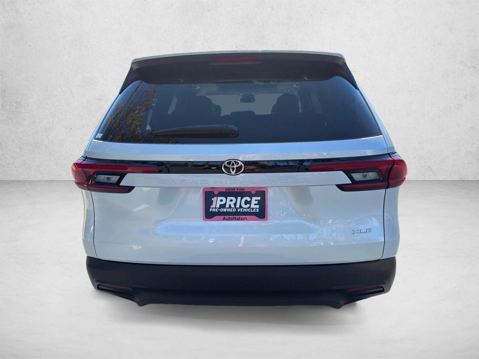 New 2026 Wind Chill Pearl Toyota XLE image 4