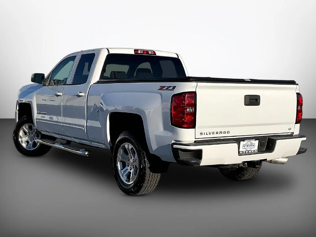 Used 2016 White Chevrolet LT image 4