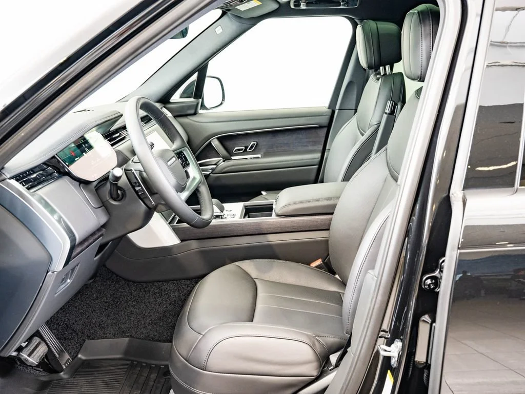 New 2026 Santorini Black Land Rover SE image 21