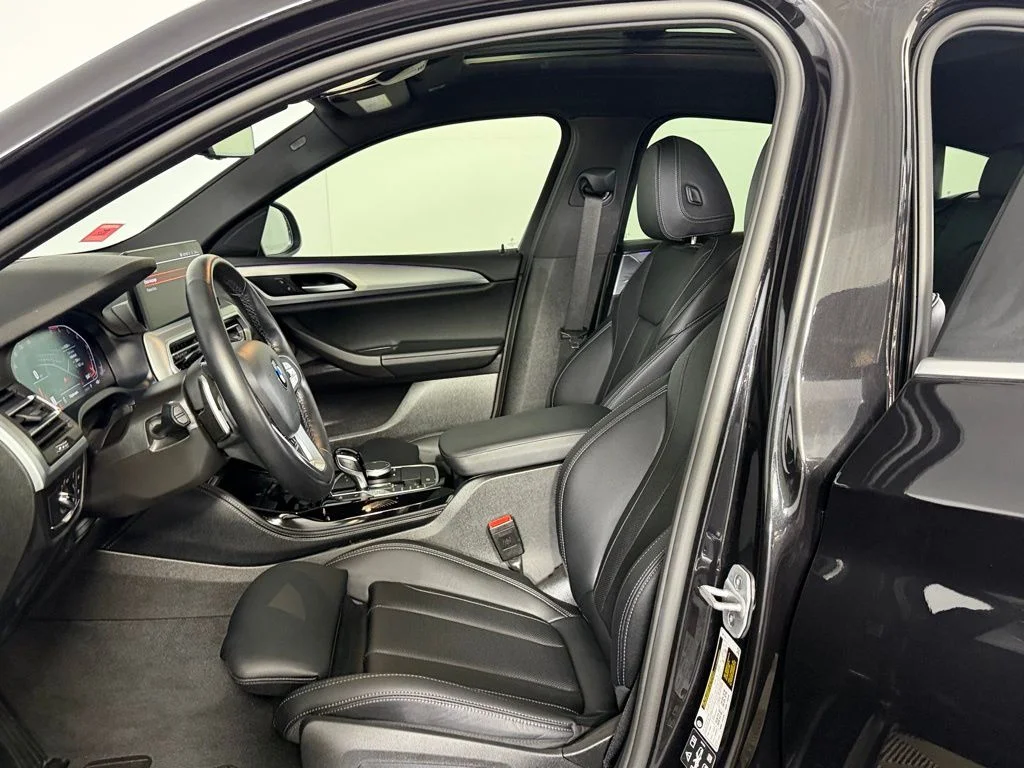 Certified Used 2025 Black BMW xDrive30i image 20