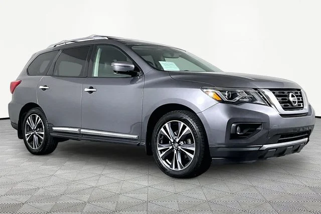 Used 2017 Gray Nissan Platinum image 3