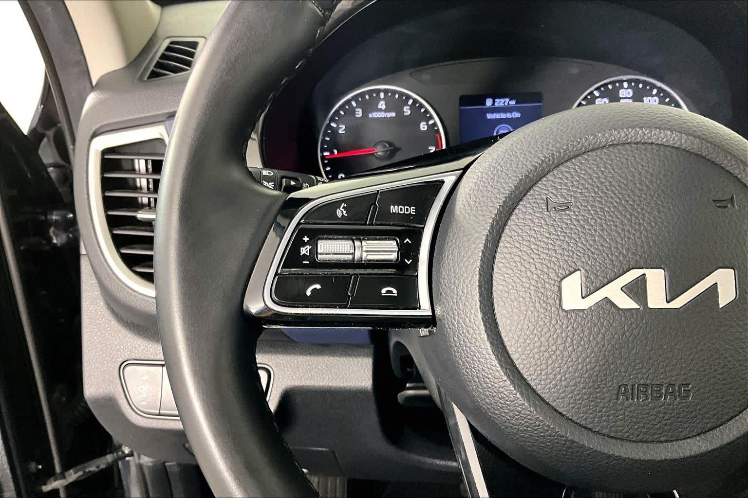 Used 2022 Gravity Gray Kia Nightfall image 21