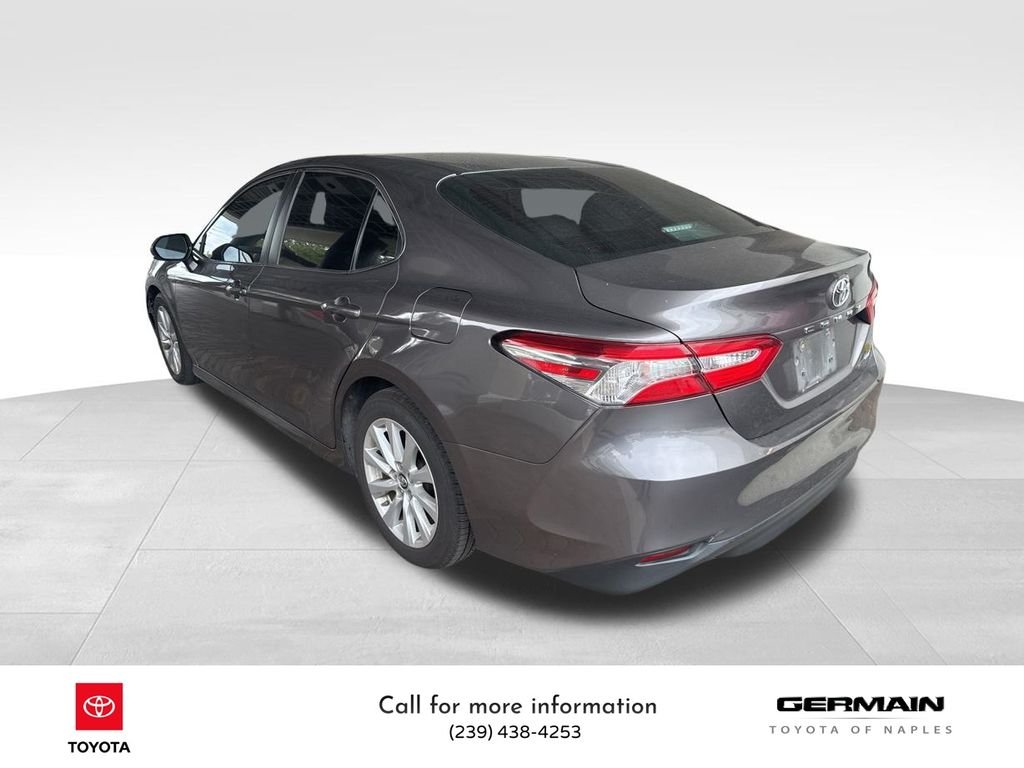 2018 Toyota Camry SE XLE photo 3