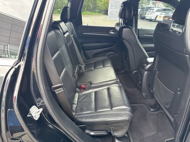 Used 2017 Diamond Black Crystal Pearlcoat Jeep Limited image 10