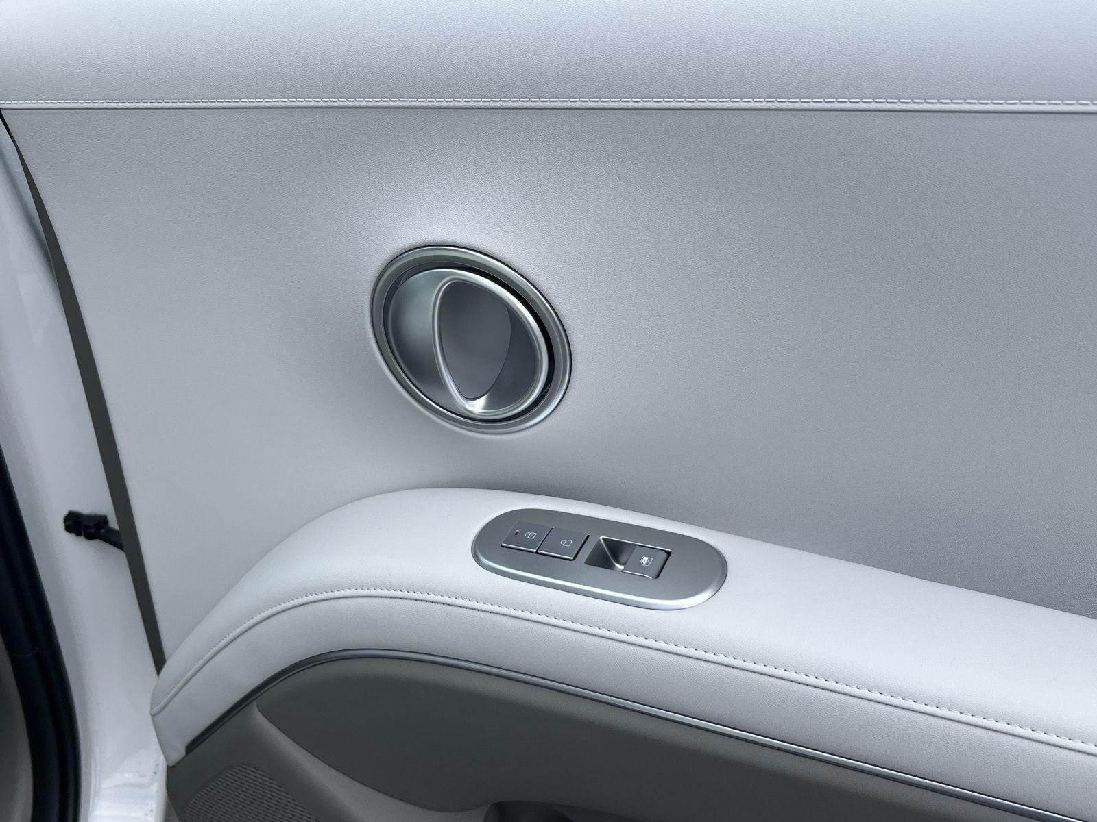 New 2026 Creamy White Pearl Hyundai SEL Premium 8P image 19