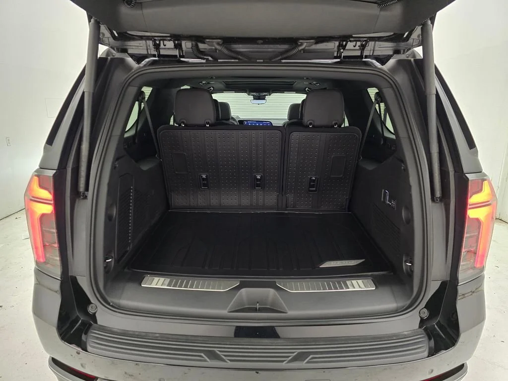 2025 Chevrolet Suburban Z71 - Photo 54