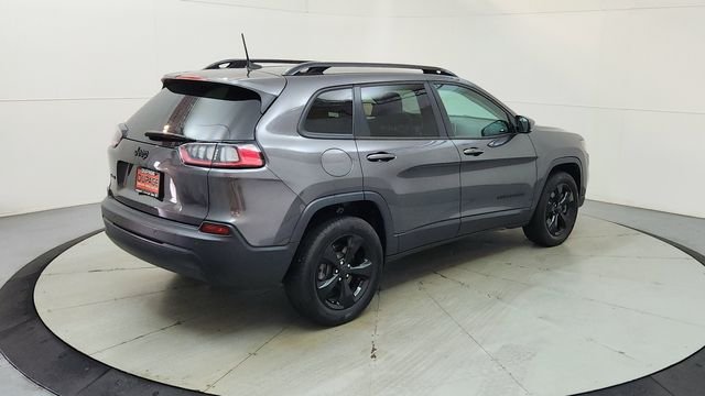 Used 2019 Gray Jeep Latitude Plus image 10
