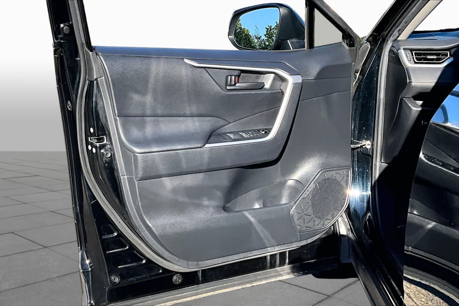 Used 2019 Midnight Black Metallic Toyota LE image 21