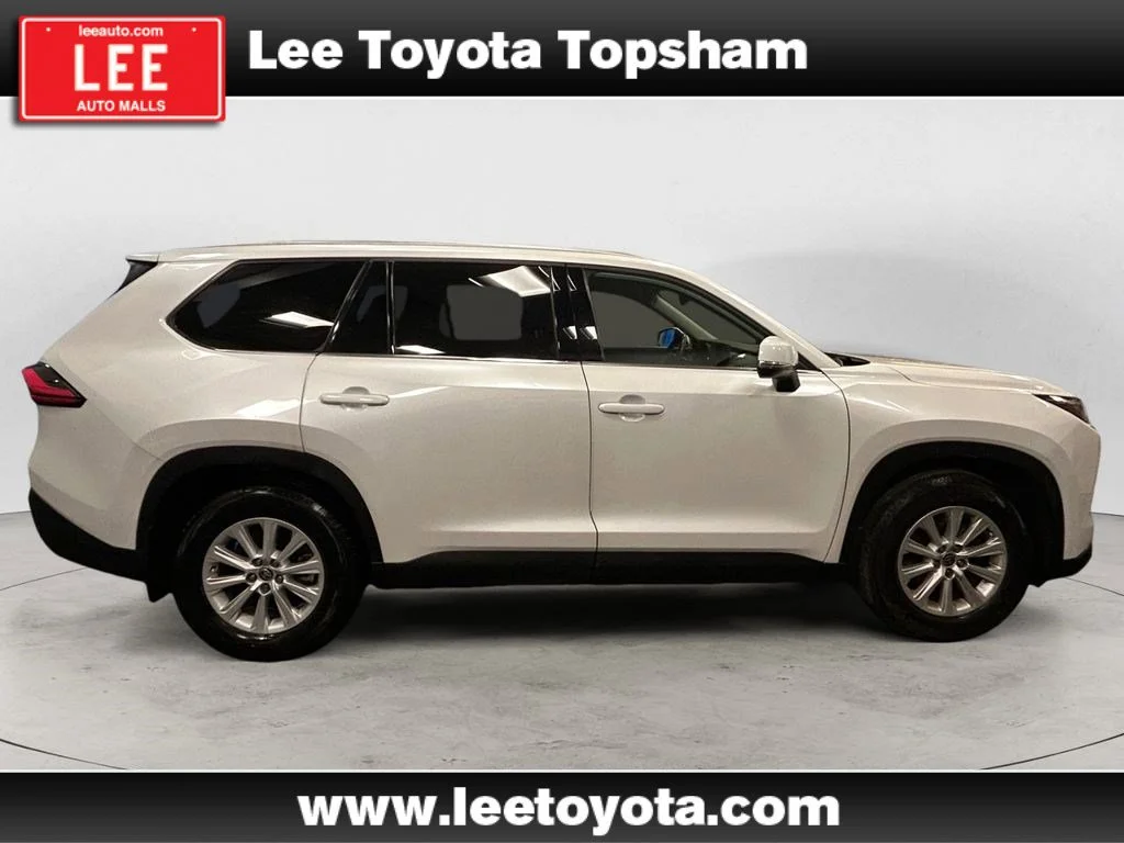 Used 2024 Pearl Toyota XLE image 6