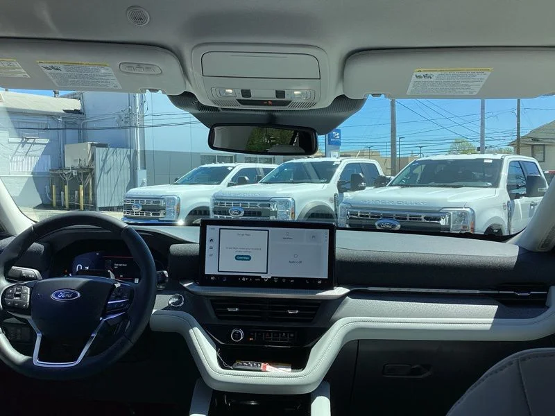 New 2026 White Ford Platinum image 34