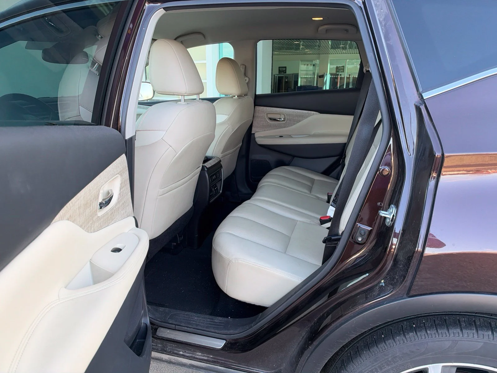 Used 2021 Mocha Almond Nissan SL image 5