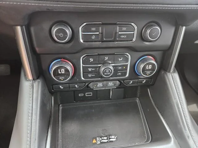Used 2024 Iridescent Pearl Tricoat Chevrolet LT image 19