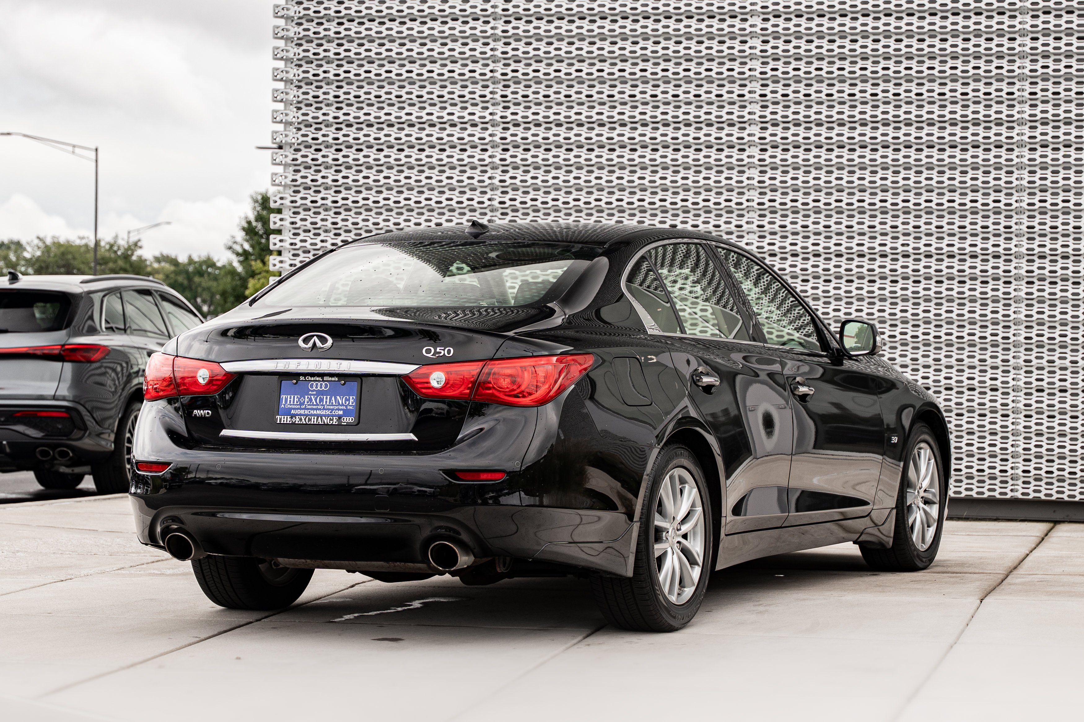 Used 2014 Black Obsidian INFINITI Premium image 4