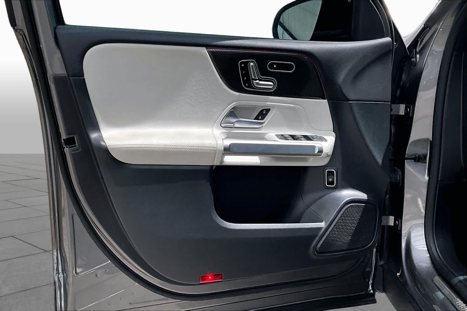 New 2023 Mountain Grey Metallic Mercedes-Benz GLB 250 image 22