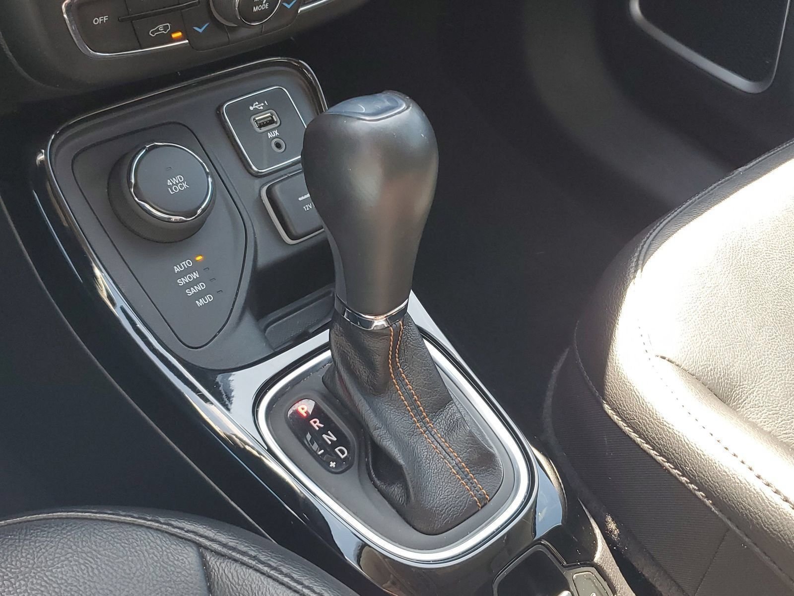 Used 2020 White Jeep Limited image 27