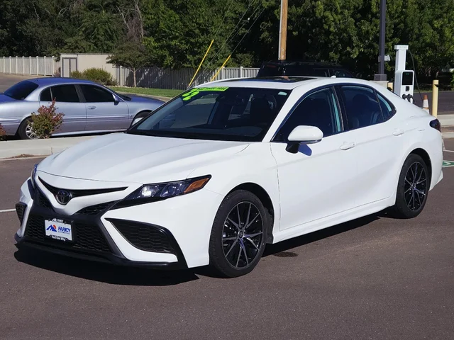 2022 Toyota Camry SE