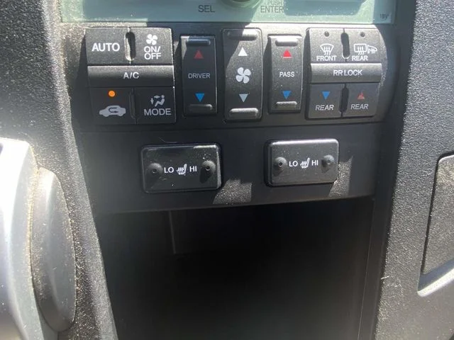 Used 2011 Gold Honda EX-L image 18