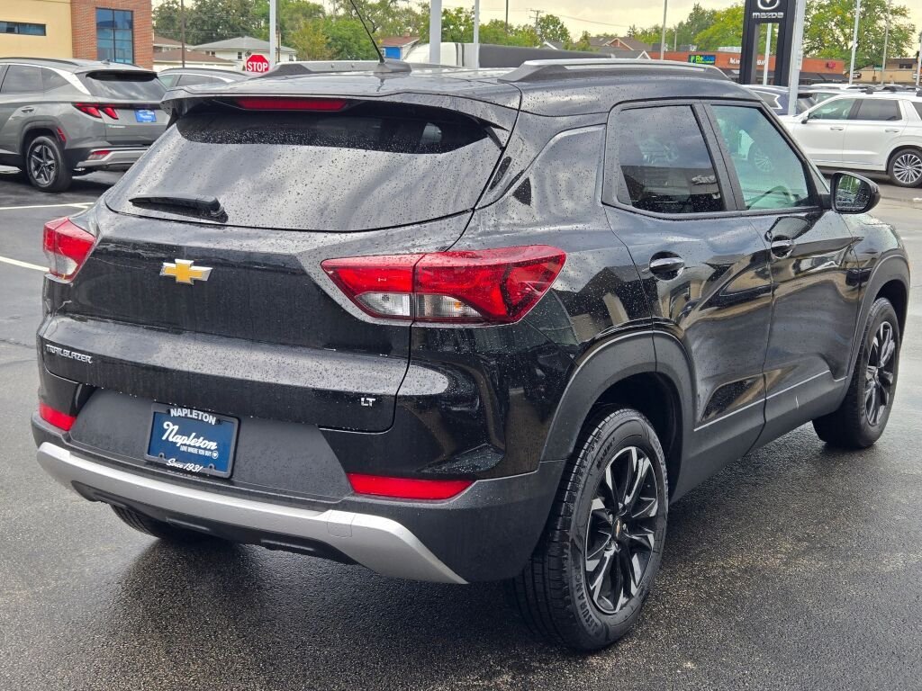 Used 2022 Black Metallic Chevrolet LT image 9
