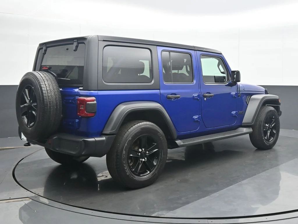 Used 2020 Blue Jeep Unlimited Sport Altitude image 6