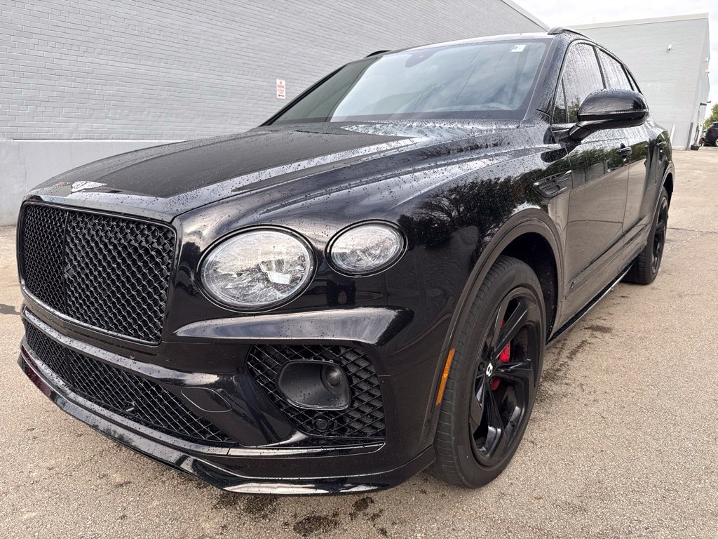 Used 2022 Black Bentley S image 1
