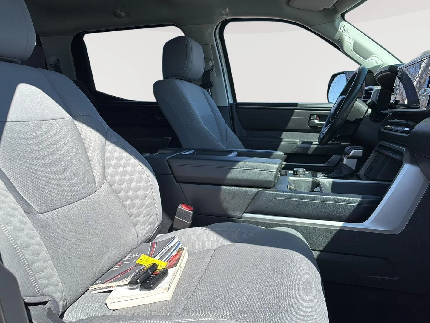 Used 2023 Ice Cap Toyota SR5 image 9