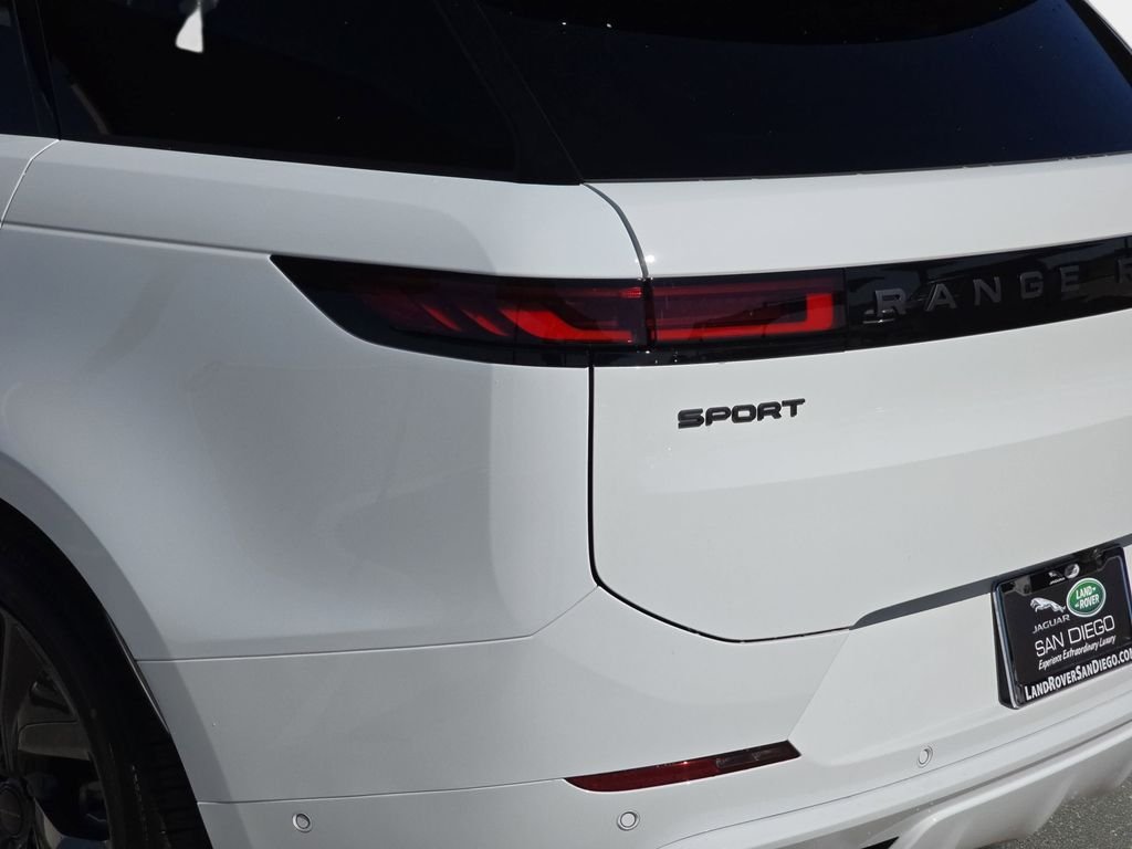 New 2026 Fuji White Land Rover Dynamic SE image 36