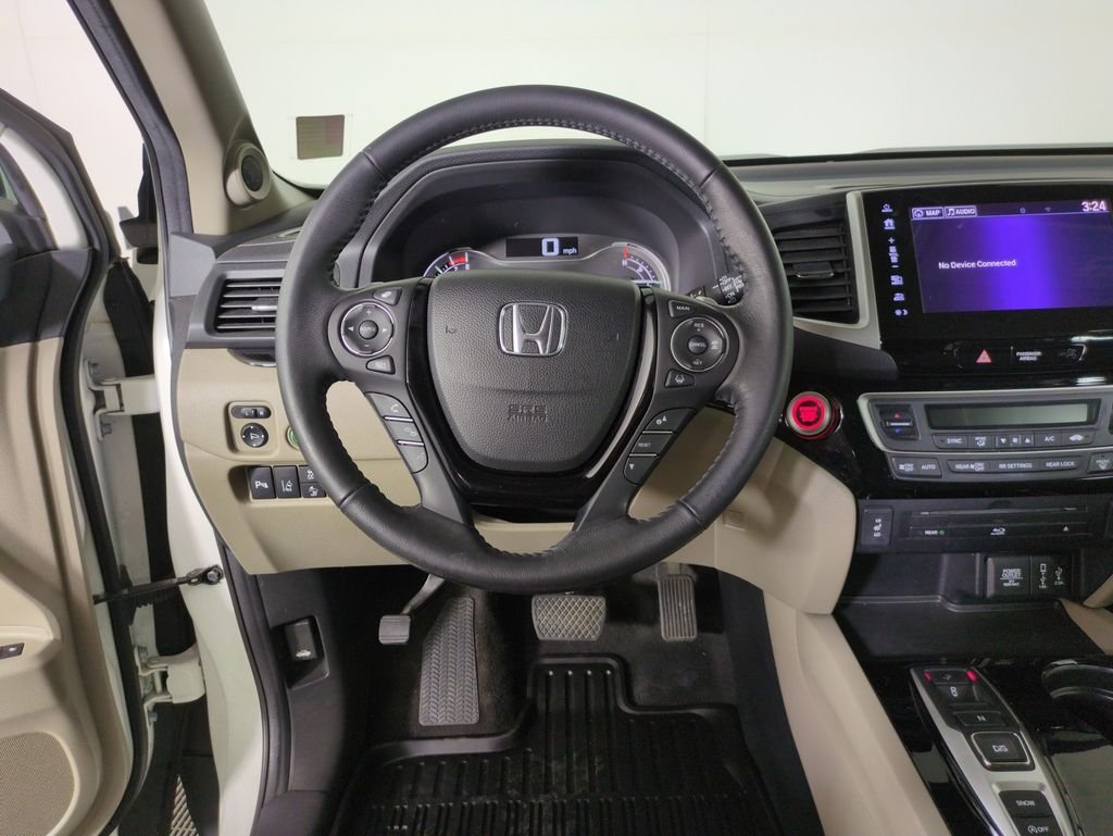 Used 2017 White Diamond Pearl Honda Touring image 13