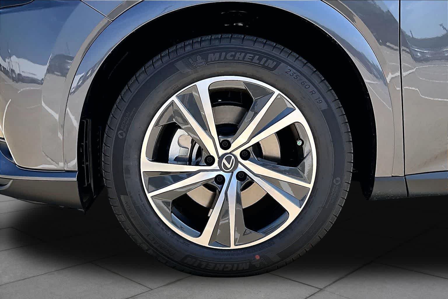 New 2026 Cloudburst Gray Lexus PREMIUM image 11