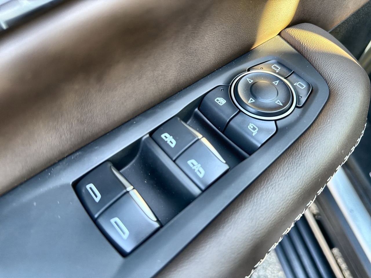 2026 GMC Yukon XL Denali Ultimate - Photo 19