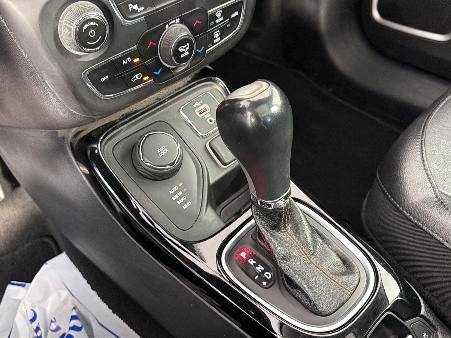 Used 2019 Granite Crystal Metallic Clearcoat Jeep Limited image 38