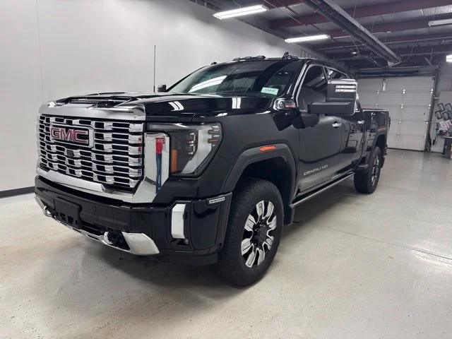Used 2024 Onyx Black GMC Denali image 1