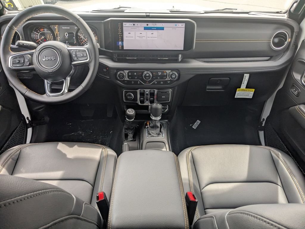2025 Jeep Wrangler 4-Door Sahara - Photo 21