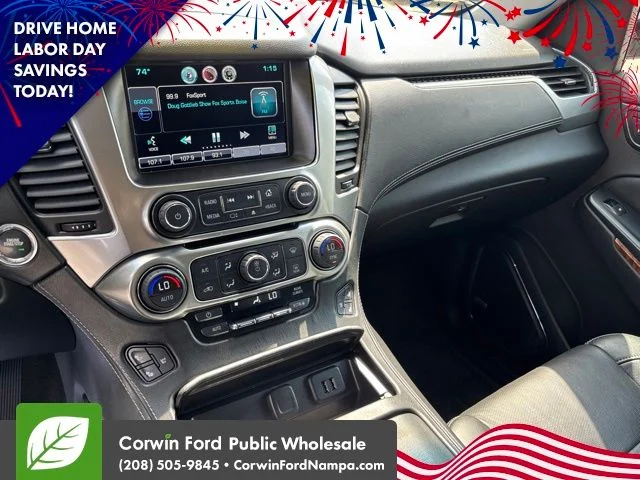 Used 2015 White Diamond Clearcoat Chevrolet  image 21