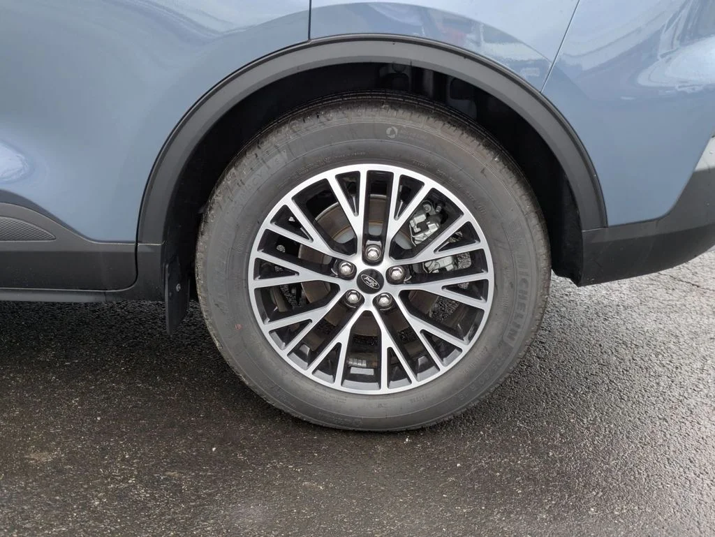 New 2024 Vapor Blue Metallic Ford Plug-in Hybrid image 15