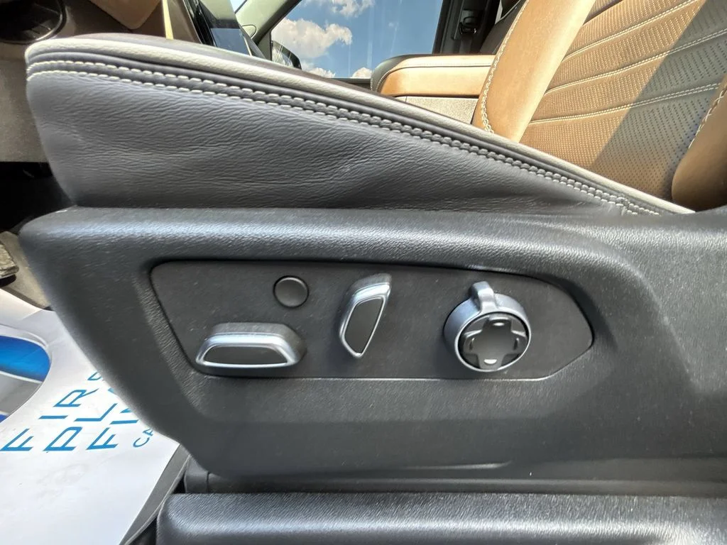Used 2025 Silver GMC Denali Ultimate image 14