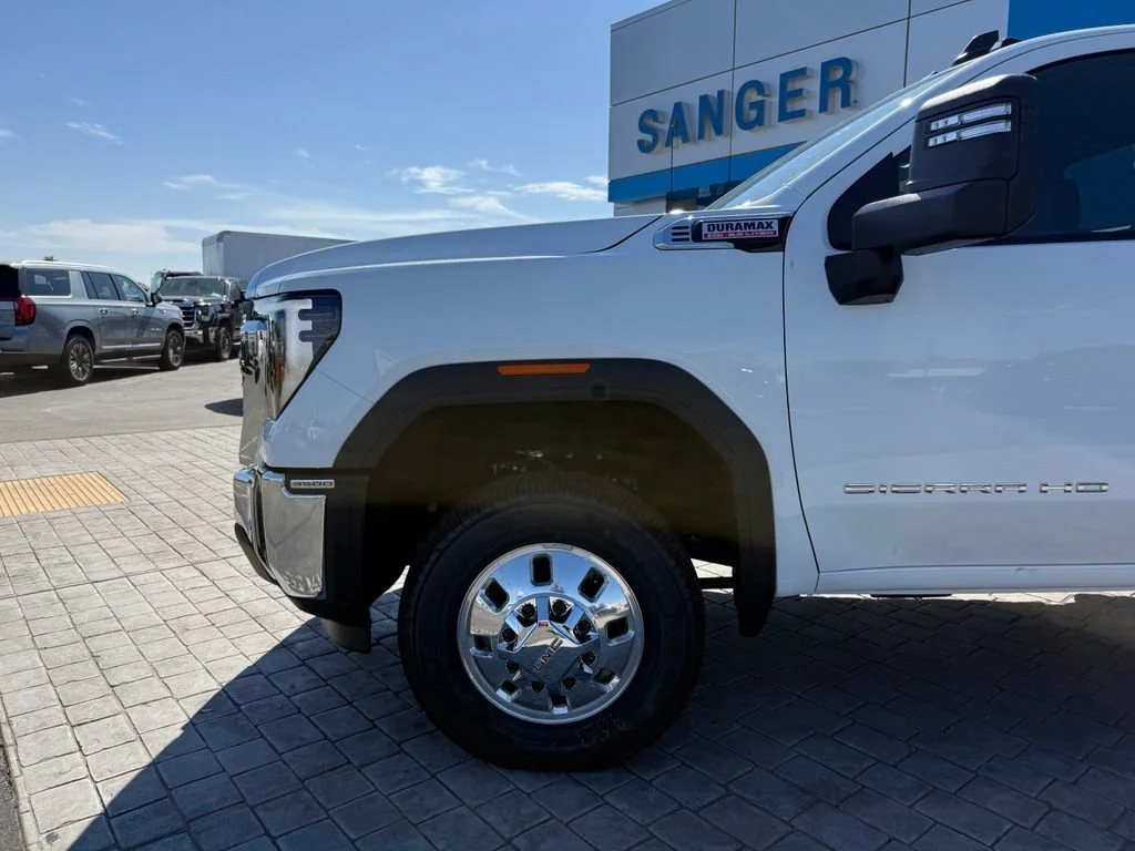 New 2026 Summit White GMC SLE DRW image 5